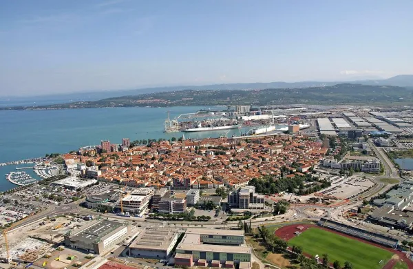 Danes bo Mestna občina Koper na javni dražbi spet prodajala 
nekatere poslovne prostore in druge nepremičnine v krajih v 
okolici Kopra.