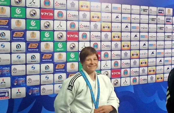 Slovenska judoistka Tina Trstenjak je na svetovnem prvenstvu v Astani osvojila naslov svetovne prvakinje v kategoriji do 63 kilogramov.