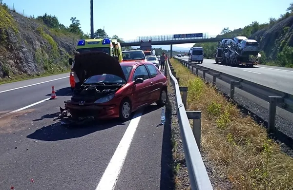 Spet neprilagojena hitrost in prekratka varnostna razdalja