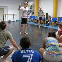 Pod vodstvom igralca Marka Plantana (zgoraj desno) so 
udeleženci ustvarili precej drznega  Shakespeara. 
