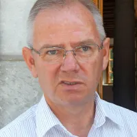 Danilo Zavrtanik: “Če občina krši osnovno 
pogodbo,  si jo pridržujemo kršiti tudi mi, kar 
pomeni, da jutri ustavim selitev v Vipavo.”