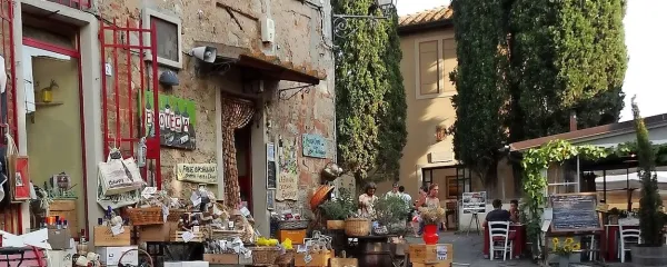 Bolgheri: utrinek z ulice