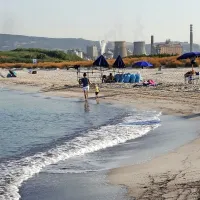 Razvpite bele plaže pri Rosignanu Solvayu 
