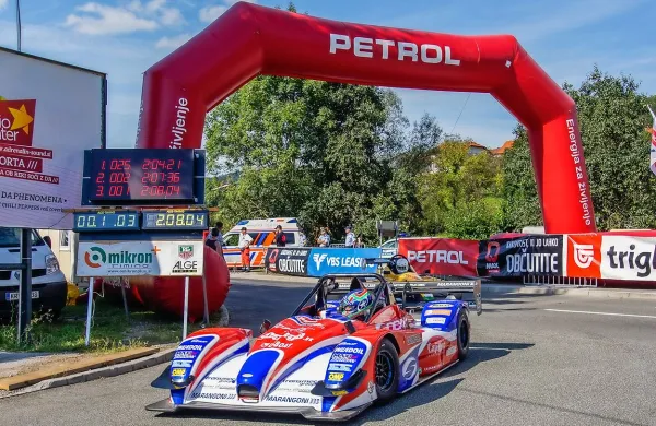 Italijanski dirkač Simone Faggioli je zmagovalec tradicionalne gorsko hitrostne dirke Petrol Ilirska Bistrica.