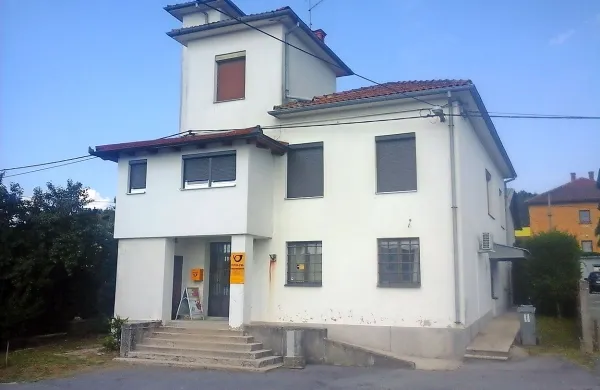 Pošta v Jelšanah praznuje 150 let  delovanja. Kmalu se bo iz 
teh prostorov preselila in postala pogodbena pošta.