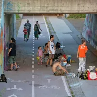 Za stilsko preobrazbo sten v podhodu pod bližnjim 
krožiščem je poskrbela deseterica ustvarjalcev grafitov. 