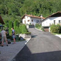 Vas Kamno je zdaj kot iz škatlice - ker vodovod ne pušča več,  v zgornjem 
delu tudi vode ne bo več zmanjkovalo.