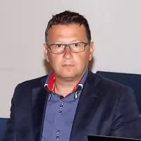 Večnamenski objekt bi zgradili na območju zdajšnjega potniškega terminala.
