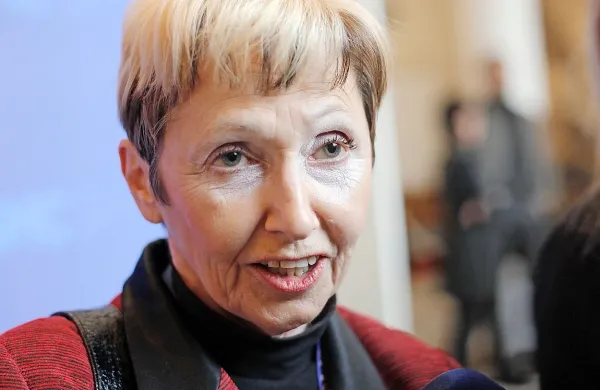 Ministrica za zdravje Milojka Kolar Celarc opozarja, da bi 
morali biti rezultati izrednega upravnega nadzora, ki ga je 
ministrstvo po primeru Ivana Radana izvedlo na nevrološki 
kliniki UKC Ljubljana, zelo resno opozorilo vsem zdravstvenim delavcem, da do takšnih dogodkov ne bo več 
prišlo.