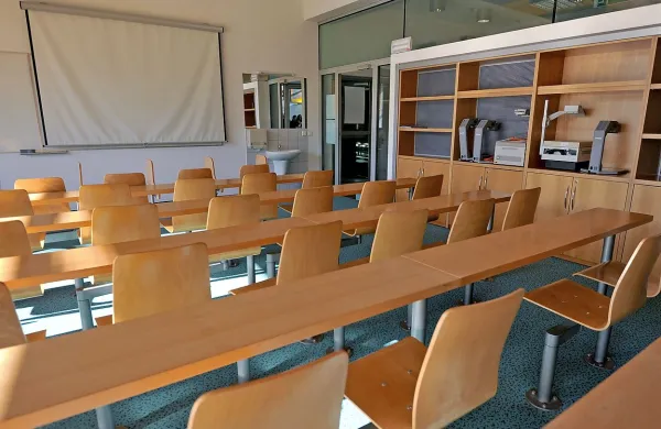 Le še danes je možna druga prijava za vpis na višje strokovne 
šole.