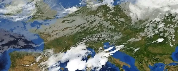 Subtropski anticiklon se je umaknil, višinska dolina se je 
približevala našim krajem.