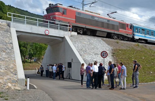 Nov podvoz pod železniško progo pomeni za krajane in 
obiskovalce Brgoda večjo varnost, ne nazadnje pa tudi večjo 
urejenost.