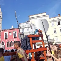 Zvestobo Neptunu je priseglo toliko dijakov kot že dolgo ne