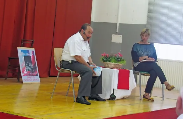 O svojih partizanskih in drugih spominih, ki jih je zbral v knjiga 
Pot mojega življenja,  je Emil Škrl spregovoril v pogovoru z 
Magdaleno Svetina Terčon. 