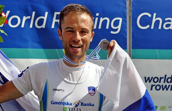 “Vsak športnik sanja, da se na ta način zapisal v zgodovino,” medaljo na SP komentira Rajko 
Hrvat.