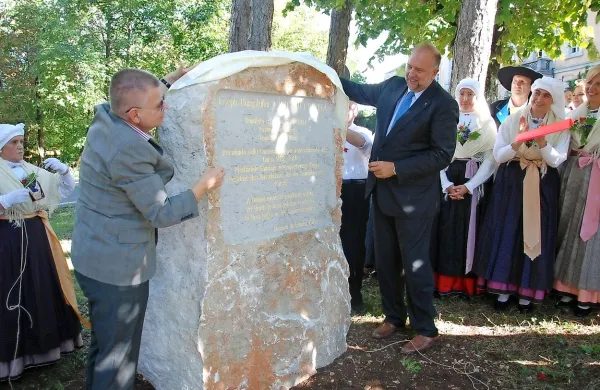 Vaščani Banov so  odkrili spominsko obeležje grofu Josephu 
Burgstallerju.