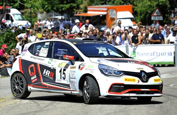 Idrijčan Aleks Humar bo na novogoriškem reliju skušal še 
dodatno znižati točkovni zaostanek v skupnem seštevku 
državnega prvenstva. 