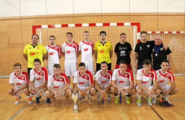 Kobariški pokalni zmagovalec Oplast, sicer lani 3. v DP, bo 
tudi letos med Primorci meril najviše. 