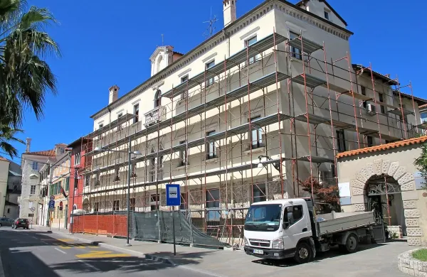 Bodoči pedagogi v lep&scaron;i palači