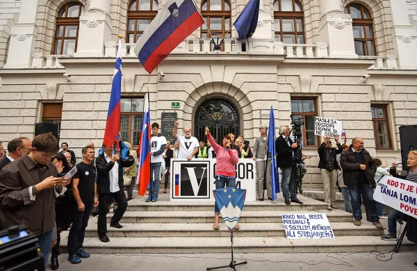 Čeprav bo zadeva Patria najverjetneje zastarala in se bo tako 
postopek na sodišču končal, Odbor 2014 nadaljuje s shodi 
pred vrhovnim sodiščem.