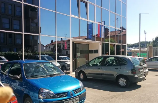  Novogoriško okrajno sodišče naj ne bi bilo edino, kjer so 
odkrili nepravilnosti pri poslovanju z deponiranimi sodnimi 
oporokami. 
