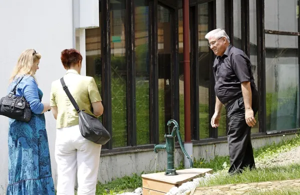 Pedagoško vodenje vrtca prevzema ravnatelj  Milan Koželj.