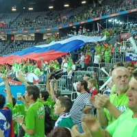 V dvorani je bilo med  košarkarskim dvobojem po zaslugi 
slovenskih navijačev glasno, kot se za evropsko prvenstvo 
spodobi.