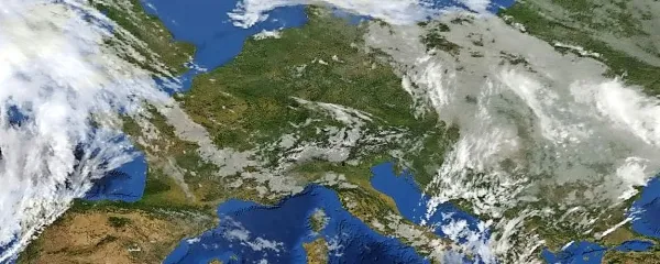 Satelitski posnetek kaže, da na vreme pri nas za zdaj še vpliva 
severni anticiklon.