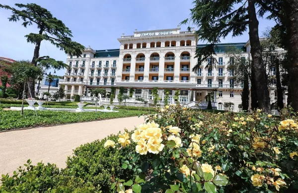 Bavčarjev spomenik sredi Portoroža pristal v srbskih rokah