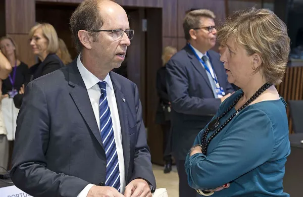“Evropske številke o stroških begunske krize so zaskrbljujoče,” je dejal slovenski minister Dušan Mramor.