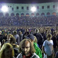 Po veliki ma&scaron;i rocka so onemeli