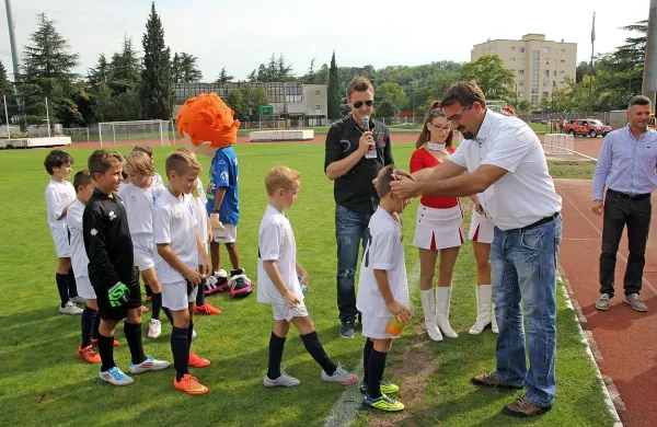 Vsi so bili zmagovalci. Medalje sta podelila ajdovski župan 
Tadej Beočanin in poslanec Matjaž Nemec (skrajno desno), 
glavno besedo pa je ves dan imel Denis Avdić.  