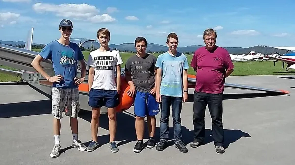Mladi jadralni piloti