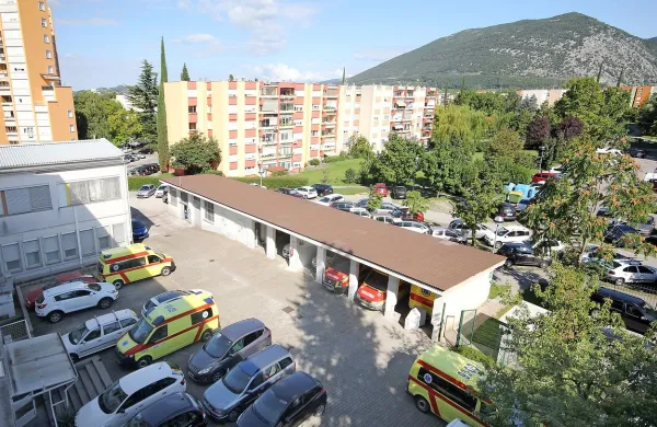 Nov objekt, ki ga  bodo gradili na območju sedanjih garaž, bo odpravil prostorsko stisko.