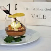 Najizvirnejša sladica, bronasto odličje