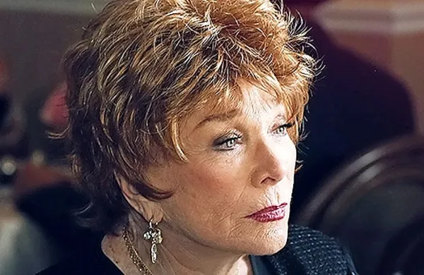 Shirley MacLaine 