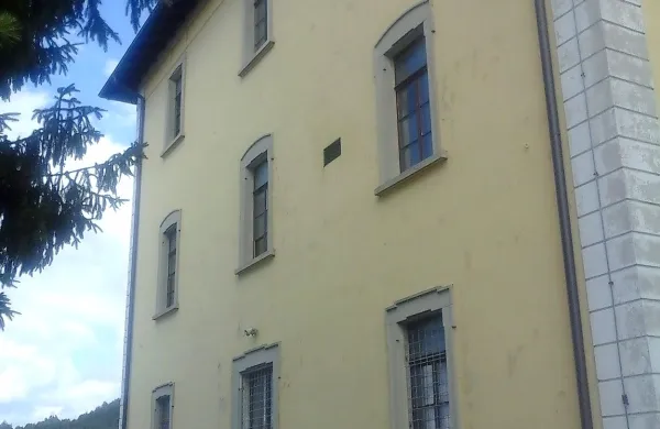 Objekt ob bistriški gimnaziji in glasbeni šoli  ni primeren za 
bivanje ljudi.   
