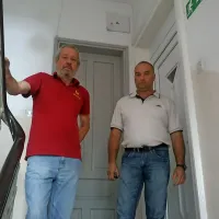 Stanovalca enega od postojnskih blokov, ki jih je upravljalo 
podjetje BJ vzdrževanje, se bojita, da si od stečaja v njihovem 
bloku, kjer so ostali brez 24.000 evrov sredstev rezervnega 
sklada, ne morejo obetati nič. 