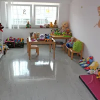 ... in igralnico za otroke.