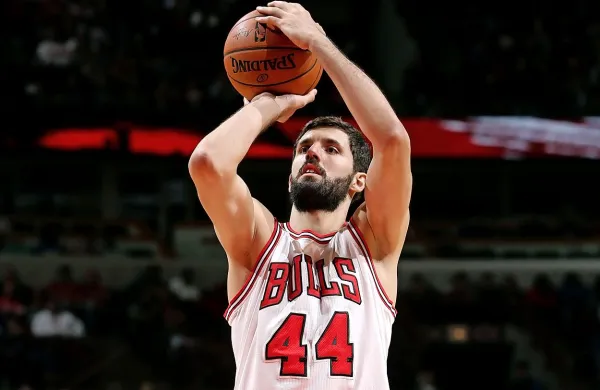 Nikola Mirotić, Črnogorec s španskim državljanstvom in 
klubom onstran Atlantika