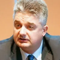  Goran Novkovič: “V zasebnem sektorju je 67.000 
zaposlenih manj, v javnem pa 3000 več!” 
