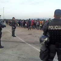 &ldquo;Odločite se. In odločite se za ljudi.&rdquo;