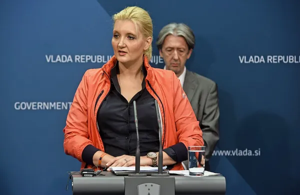 Slovenija se je znašla pod izjemnim migracijskim pritiskom, a 
je situacija trenutno pod nadzorom, je danes na novinarski 
konferenci povedala notranja ministrica Vesna Györkös Žnidar.