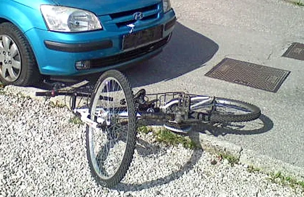 Italijan, ki je konec lanskega leta na Ajdovskem povozil 
kolesarja, je priznal krivdo. 