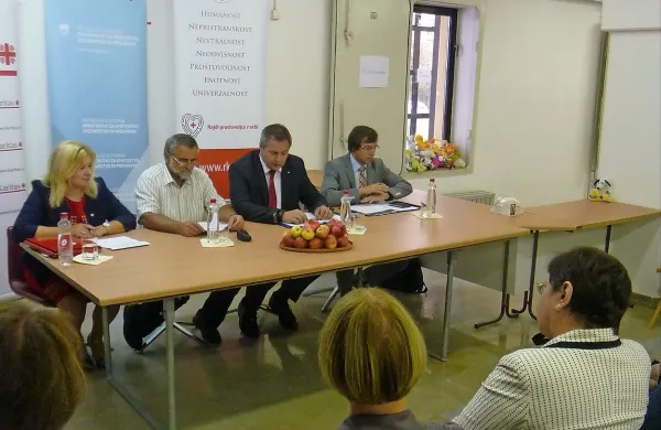Kmetijsko ministrstvo, Karitas in RKS skupaj za pomoč  
kmetom in socialno ogroženim.
