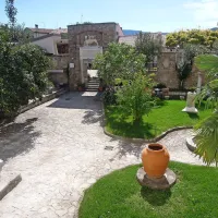 Lapidarij je odprt za vse, ki želijo užiti in uživati v vrtu, 
obdanem s kamnito zgodovino.