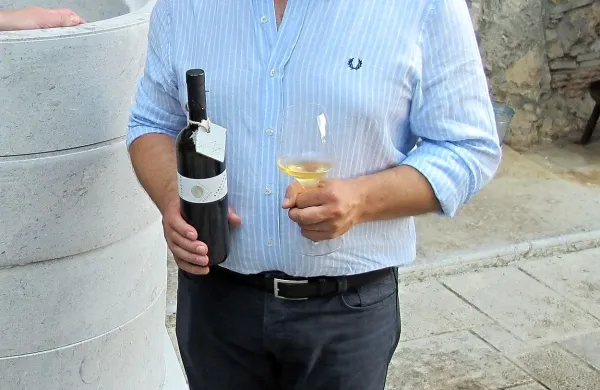 Vinar Benjamin Zidarich se je s kraljico kraških vin - vitovsko 
- znašel na lestvici 50 najboljših vin v Italiji.