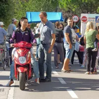 Organizatorji dogodka so opozarjali mimovozeče skuteriste 
...