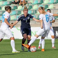 Trikratne strelke Kim Little ni zaustavilo niti pokrivanje treh 
slovenskih nogometašic. 