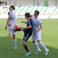 &Scaron;kotinja Little je Slovenkam v Ajdov&scaron;čini  zabila tri gole (foto)